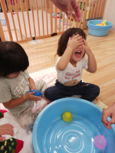 ぴーまん保育園弘明寺　水遊び